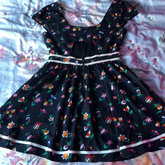 Urban Outfitters sundress - Picture 5 of 5